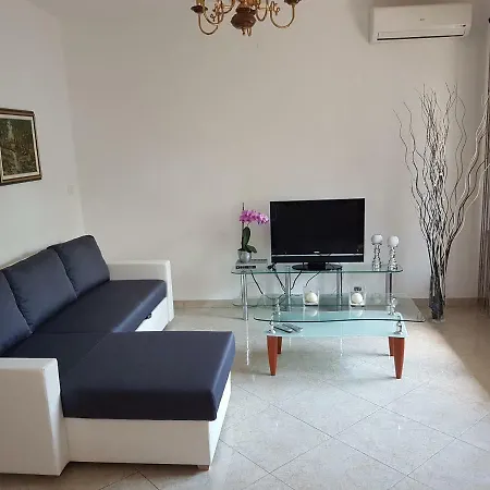 Alda Apartment *